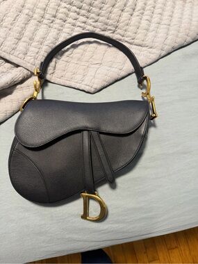 Black Saddle Shoulder Bag grained calfskin medium